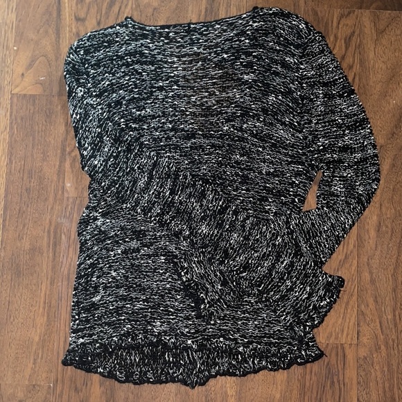 BCBGMAXAZRIA womans button down cardigan. Large - Picture 9 of 9